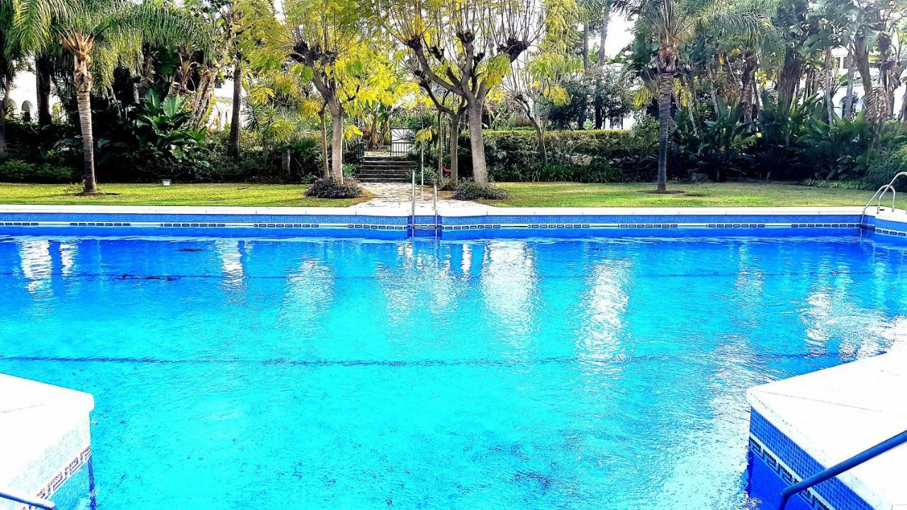 Apartamento Con Vistas Al Campo De Golf Y Piscina Apartment Фуeнхирола Екстериор снимка